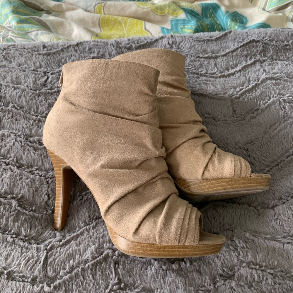 Fioni: Peep toe booties